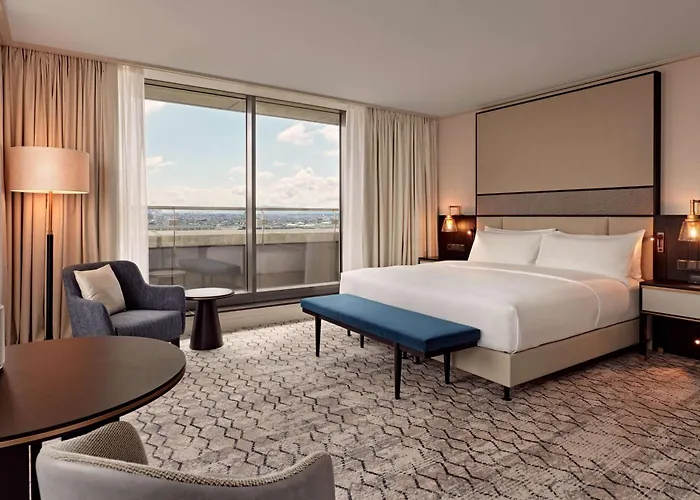 Hilton Park 4*