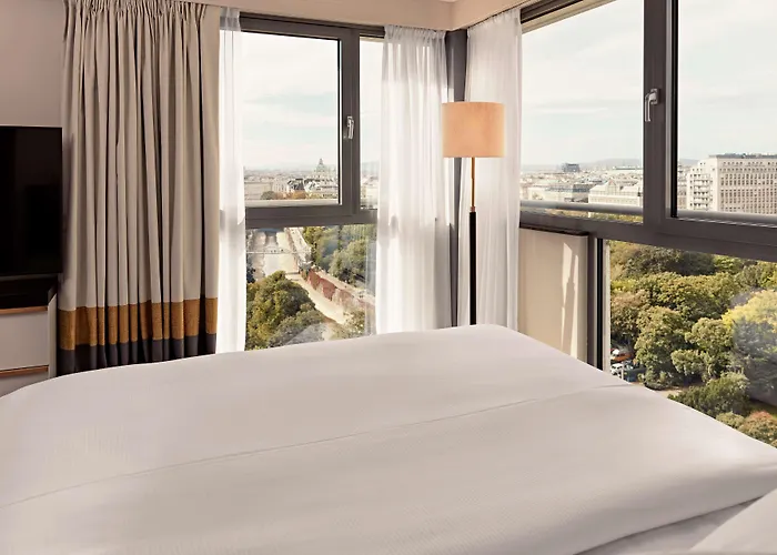 Hilton Park 4*