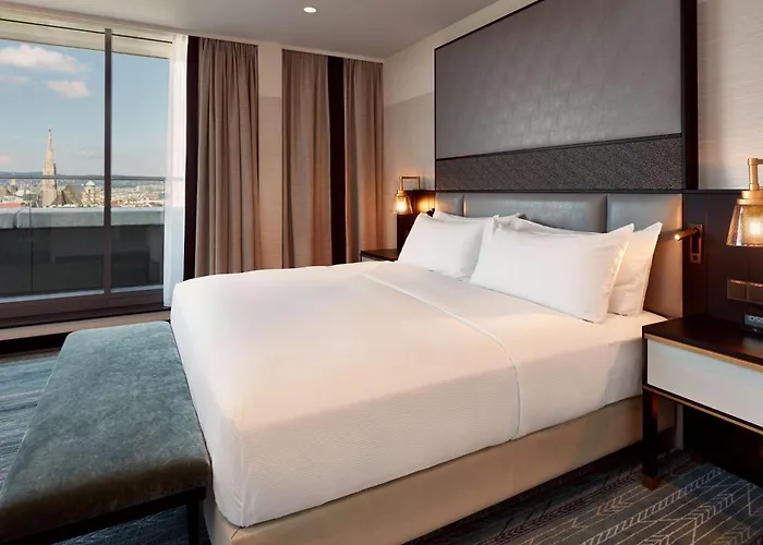 Отель Hilton Park 4*