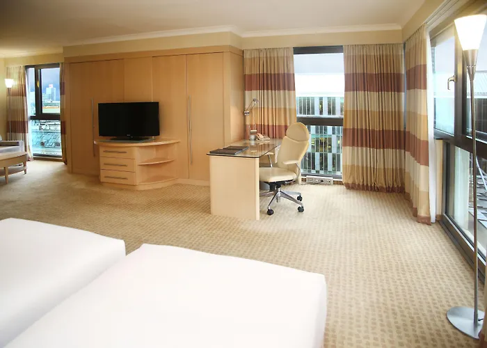 Hilton Park 4*